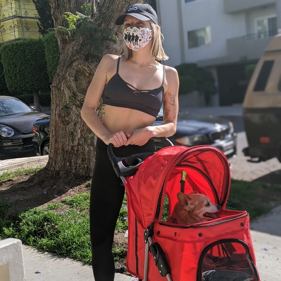 Meet your Posher, Hannah - Picture 2 of 4